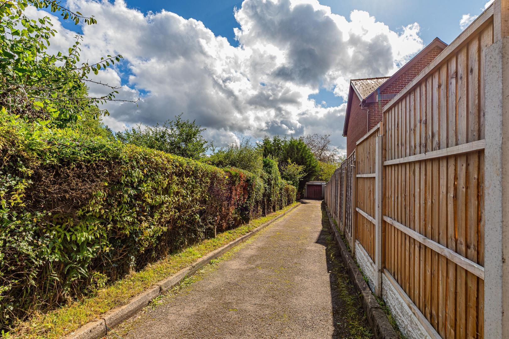 Ystrad Mynach, Hengoed — photograph 4